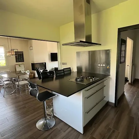 Maison Agreable Quartier Residentiel Et Calme *